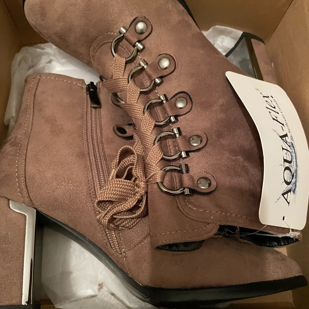 Booties - Picture 3 of 4